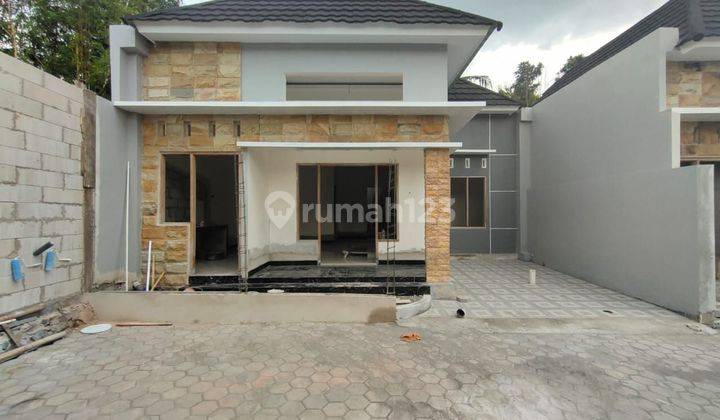 RUMAH  CANTIK PROSES FINISHING DI MAGUWO  1