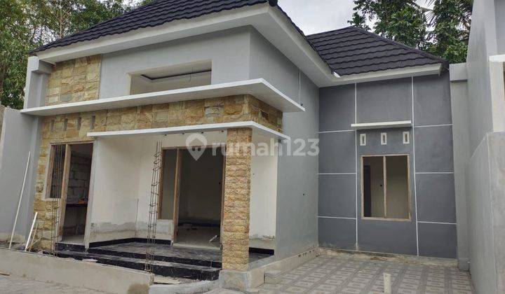 RUMAH  CANTIK PROSES FINISHING DI MAGUWO  2