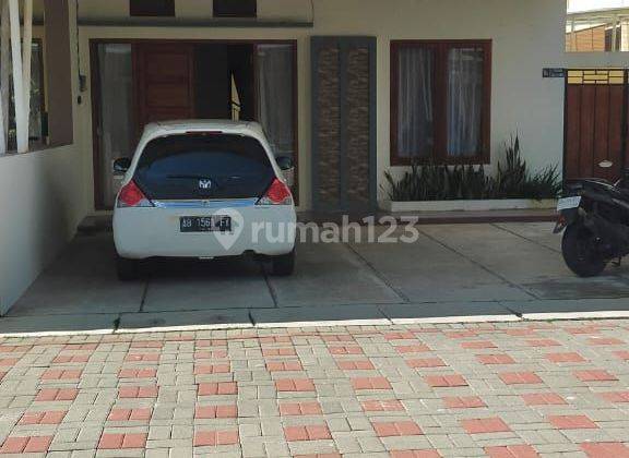 RUMAH MEWAH DALAM PERUMAHAN DI CEBONGAN  2