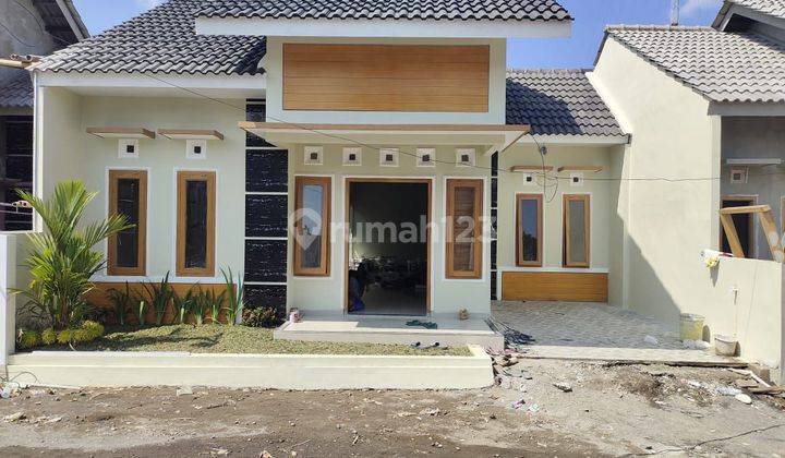 RUMAH BARU CANTIK SIAP HUNI DI MAGUWO  1