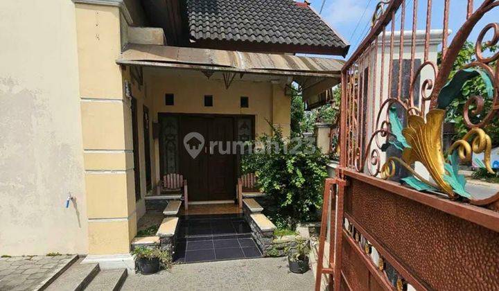 KOSAN BERIKUT RUMAH INDUK DEKAT KAMPUS DI NOLOGATEN  2