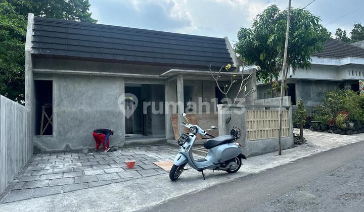 House Under Finishing Process Near UGM and UII Campuses on Jalan Kaliurang Km 10 2