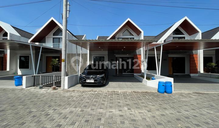 Ready-to-Occupy New House Fully Furnished Near UGM Campus on Palagan Street Km 9 Ready-to-Occupy New House Fully Furnished Near UGM Campus on Palagan Street Km 9