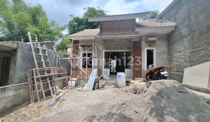 Finishing Process House Near Campus in Condongcatur 1