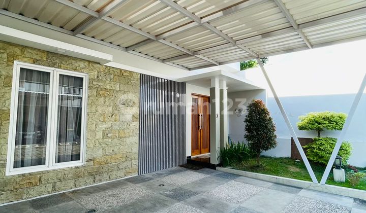 New Ready-to-Occupy House on Godean Street