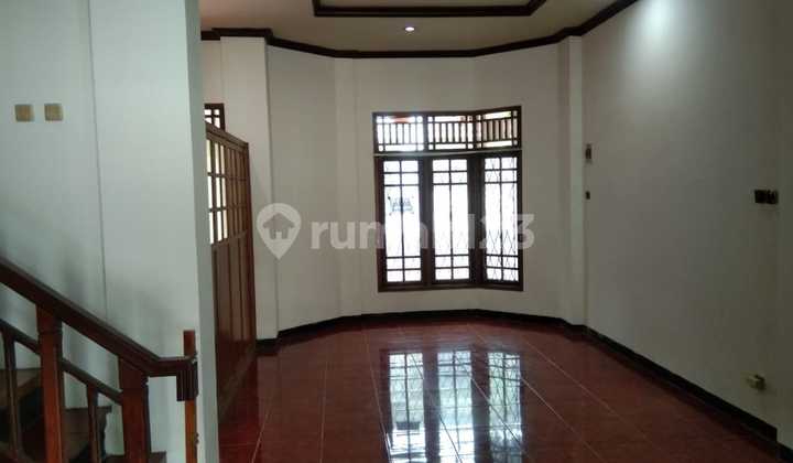 Affordable and Luxurious House Near UGM and UII Campuses on Jalan Kaliurang Km 8 2