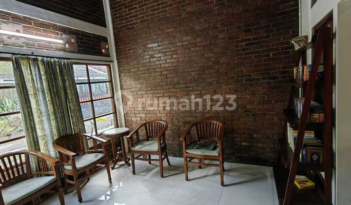 Vintage Industrial House with Mezzanine Near Tajem in Wedomartani 2