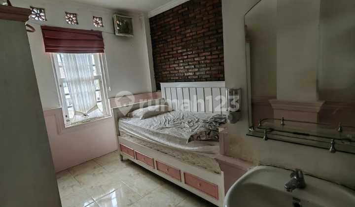 Rumah Kosan Bergaya Eropa Dekat Kampus Uii Di Jalan Kaliurang Rumah Kosan Bergaya Eropa Dekat Kampus Uii Di Jalan Kaliurang