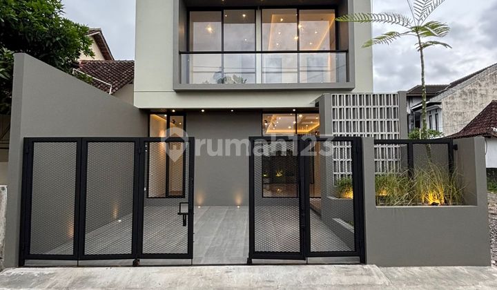 Rumah Cantik Dekat Kampus Ugm dan Uii di Jalan Kaliurang Km 10