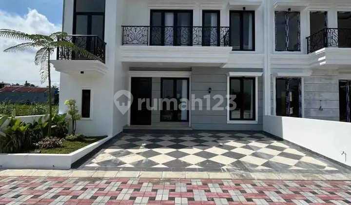 Luxury Fully Furnished House in Pendowoharjo