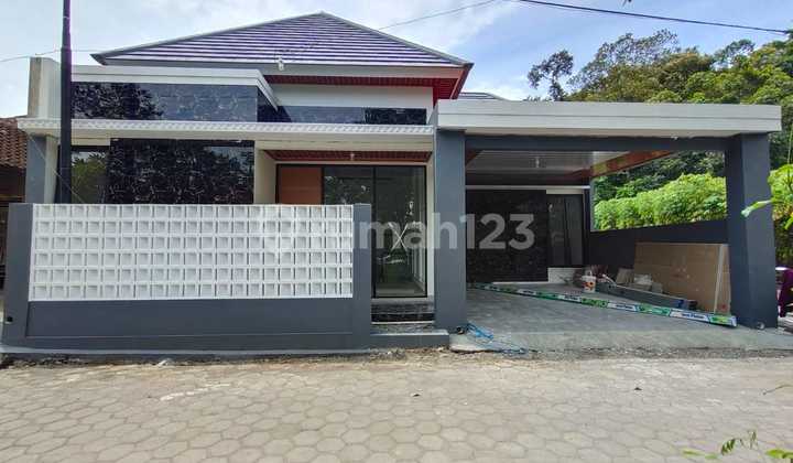New Ready-to-Occupy House Near UII Campus on Jalan Kaliurang Km 13