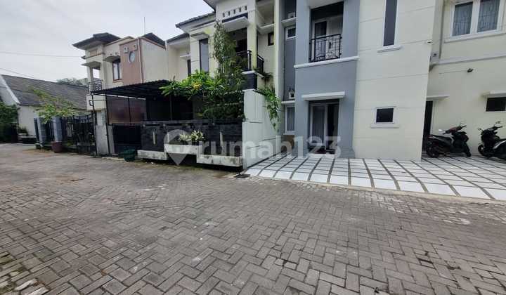 Beautiful and Affordable House Near UGM Campus on Jalan Palagan Km 8 2