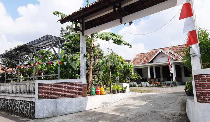 Super Cheap House with Spacious Land and Beautiful Environment in Bimomartani Super Cheap House with Spacious Land and Beautiful Environment in Bimomartani