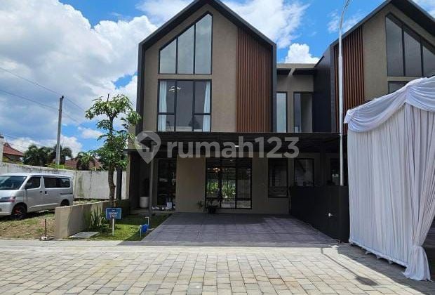 Rumah Mewah Dalam Cluster Exlusive Jalan Palagan Km 9 2