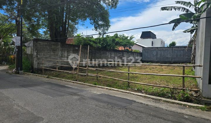 Land in the Elite Padma Area near UGM Campus on Jalan Palagan