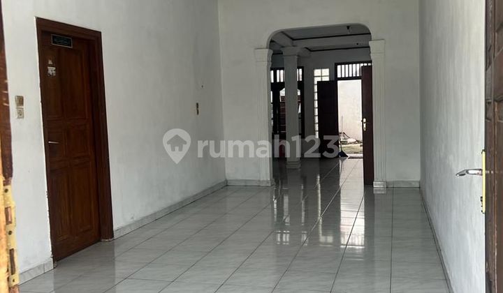 Tua House Quick Sale in Cideng Central Jakarta Tua House Quick Sale in Cideng Central Jakarta