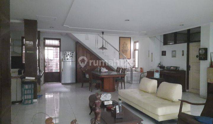 Rumah Besar Hitung Tanah di Petamburan Jakarta Pusat 1