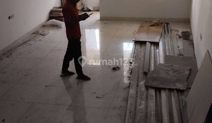 Rumah Baru Minimalis di Tomang Jakarta Barat 2