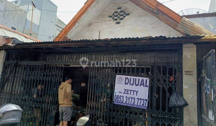 Dijual Rumah Tua zona komersial di Kebon Jeruk Taman Sari Jakarta Barat 1