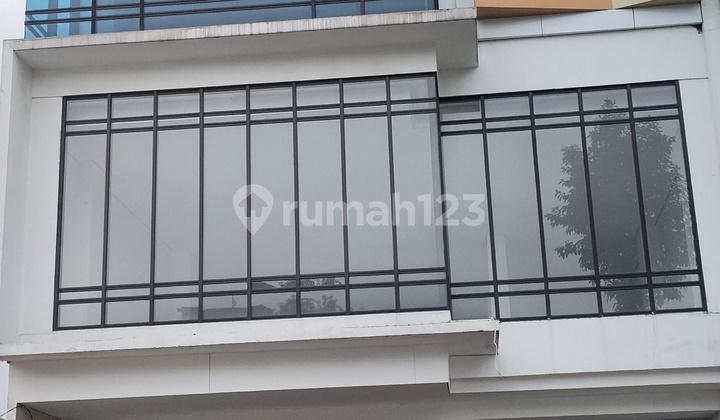 Dijual Gedung di Kramat Jati Jakarta Timur