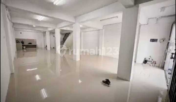 Ready-to-Use Attached Shop House in Taman Sari, West Jakarta 2