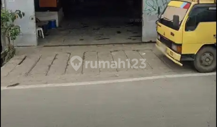 Warehouse and Residential House for Sale in Kapuk, Cengkareng, West Jakarta.