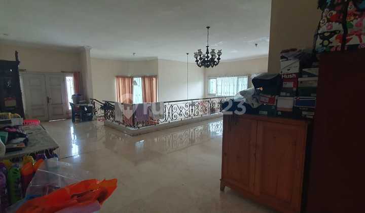 Rumah Jual di Meruya Utara 2 LT Hadap Timur LT 800M2