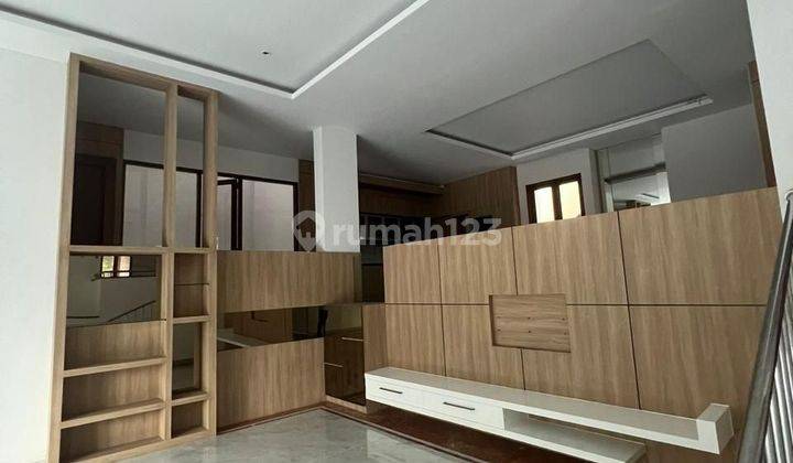 Rumah Taman Villa Meruya Uk 17x22, 4 Lantai, Shm, Hoek, Siap Huni 1