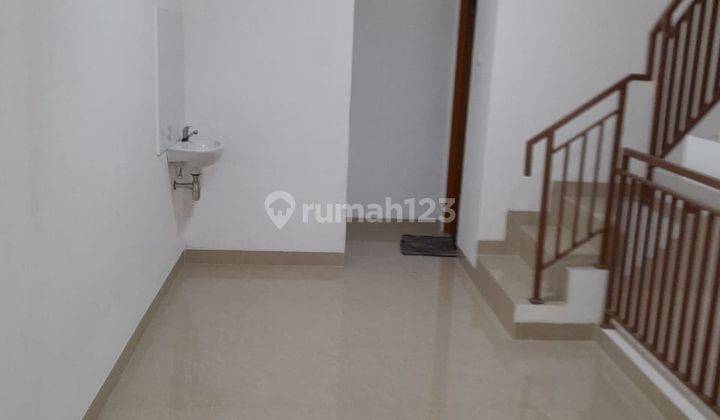 Rumah Taman Palem 3 Lantai, Rapi Dan Siap Huni, Jakarta Barat 7
