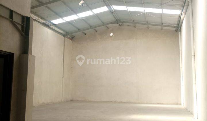 Disewa Gudang di Kemuning Jakarta Barat Uk 10x20, Office 2lt  1