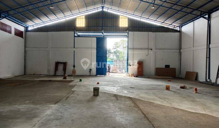 Gudang Sewa di Kav Dpr Lt 800m2 LB 504m2, Masuk 40 , Office, Mess 1