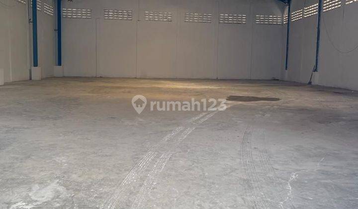 Gudang Sewa di Cipondoh Luas 800m2, Ada Office dan mess 1