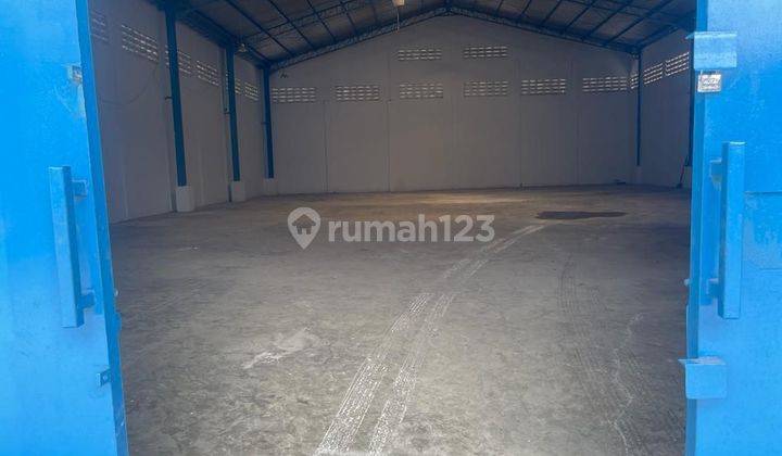 Gudang Sewa di Cipondoh Luas 800m2, Ada Office dan mess 2