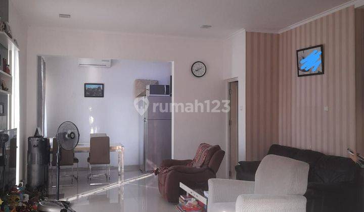 Rumah Hoek di Taman Semanan, SHM LT 158m2 1