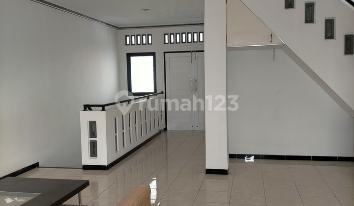 Rumah Murah, Cluster di Poris 4 Lantai Uk 6X15 SHM Hadap Selatan Rumah Murah, Cluster di Poris 4 Lantai Uk 6X15 SHM Hadap Selatan