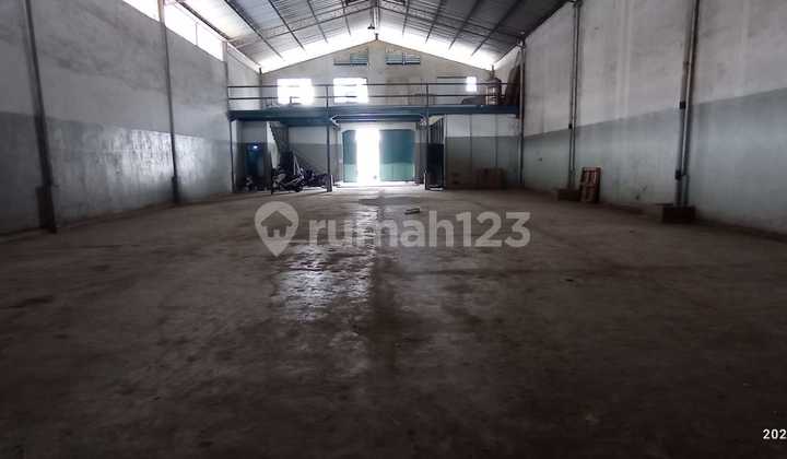 Warehouse in Kayu Besar, West Jakarta, Industrial, 40" Access, Land Area 532m2 Warehouse in Kayu Besar, West Jakarta, Industrial, 40" Access, Land Area 532m2