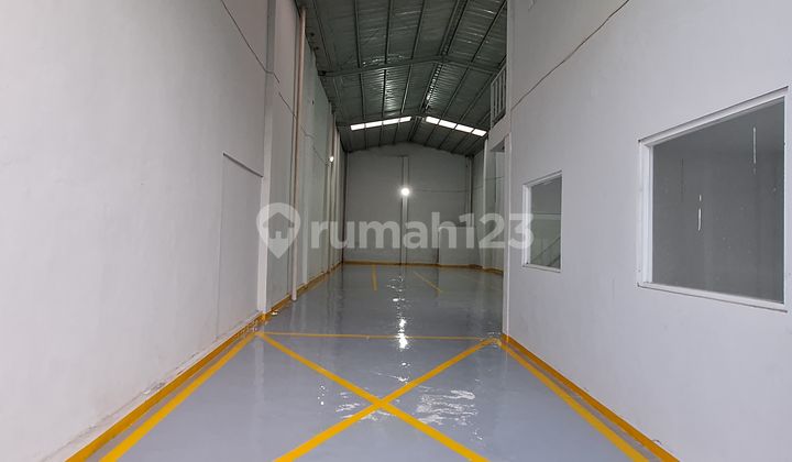 Warehouse in West Jakarta Kalideres Area 280m2, 2-Story Office
