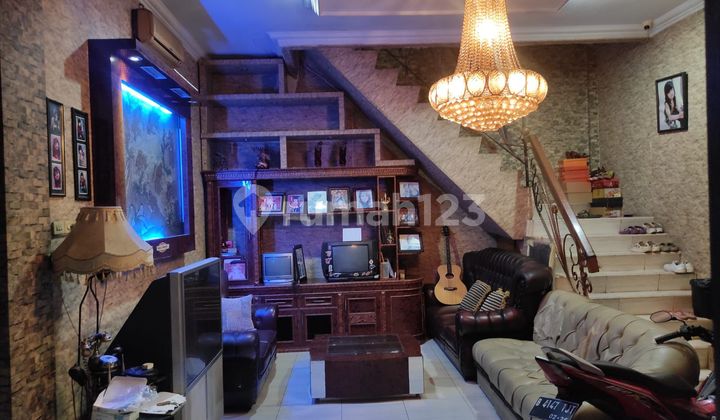 Rumah Jual Cepat Murah di Tubagus Angke 3 Lantai 12,5X8 Timur Rumah Jual Cepat Murah di Tubagus Angke 3 Lantai 12,5X8 Timur