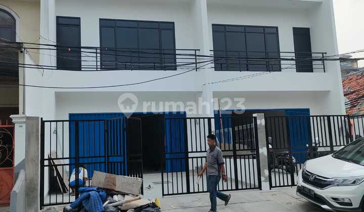 Jumbo Adjacent Shophouse in Mangga Besar, Ready to Occupy 3.5 Floors 6x22 SHM