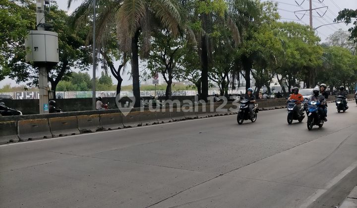 Commercial Land on Daan Mogot Raya, Land Area 1,128m2, SHM, Strategic Location