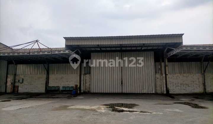 Gudang di Jatake Tangerang Lokasi Jalan Besar LB 3660m2 Masuk 40" Gudang di Jatake Tangerang Lokasi Jalan Besar LB 3660m2 Masuk 40"