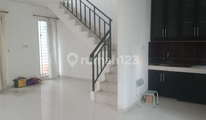 Disewakan Rumah di Metland Puri 2 lantai KT 3 Siap Huni Disewakan Rumah di Metland Puri 2 lantai KT 3 Siap Huni