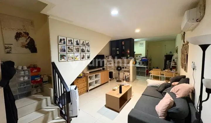 Rumah di Taman Palem Lestari Cengkareng 2,5 Lantai Furnish