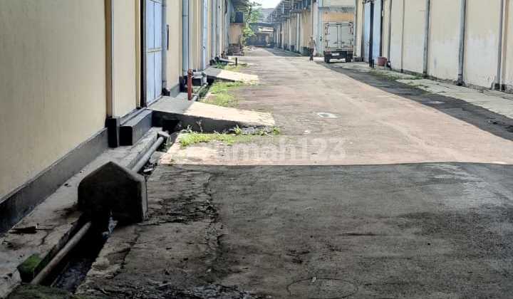 Large Warehouse Container Access Ready to Use Negotiable Price in Leuwigajah Cimahi