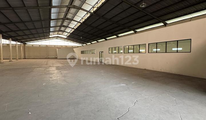 Good Ready-to-Use Container Access Warehouse in Soekarno Hatta Bandung