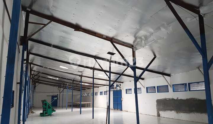 Warehouse, Negotiable Price, Access for Engkel Trucks, in Cipadung, Ujungberung.