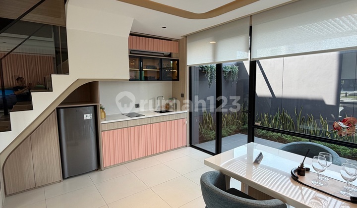 Gold Tops Beverly Rumah 3Lantai 4Kamar Tidur Gold Tops Beverly Rumah 3Lantai 4Kamar Tidur