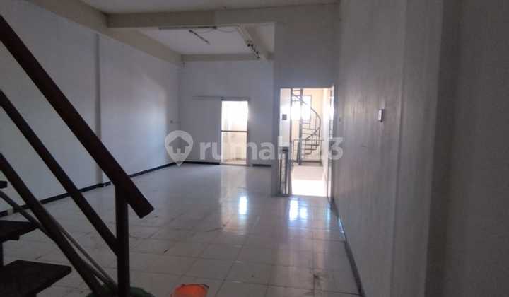 For Sale: Strategic Indragiri Commercial Building in South Surabaya 2