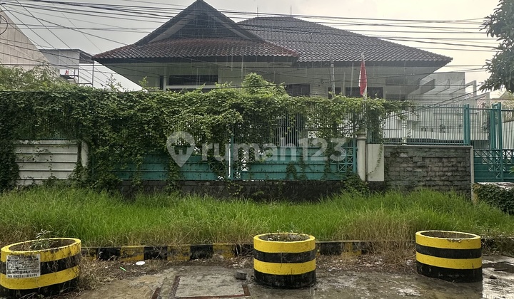 House 0 Jalan Raya Kupang Indah Suitable for Business with Spacious Parking.
