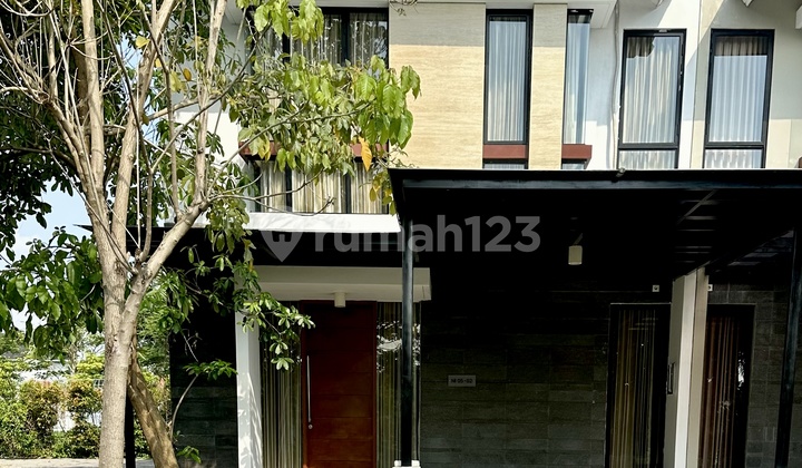 Northwest Hill Depan Danau & Club House Ada Ac & Gordyn 1